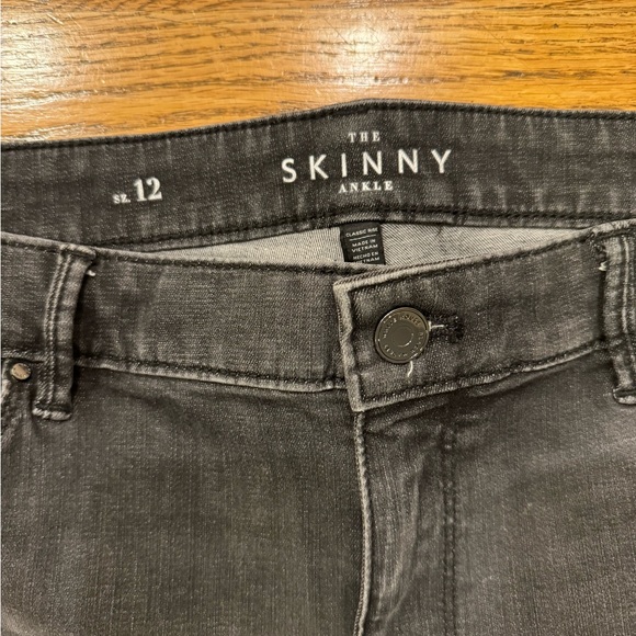 WHBM The Skinny Ankle Lace Hem Black Wash Denim Jeans in Size 12 - Picture 9 of 10